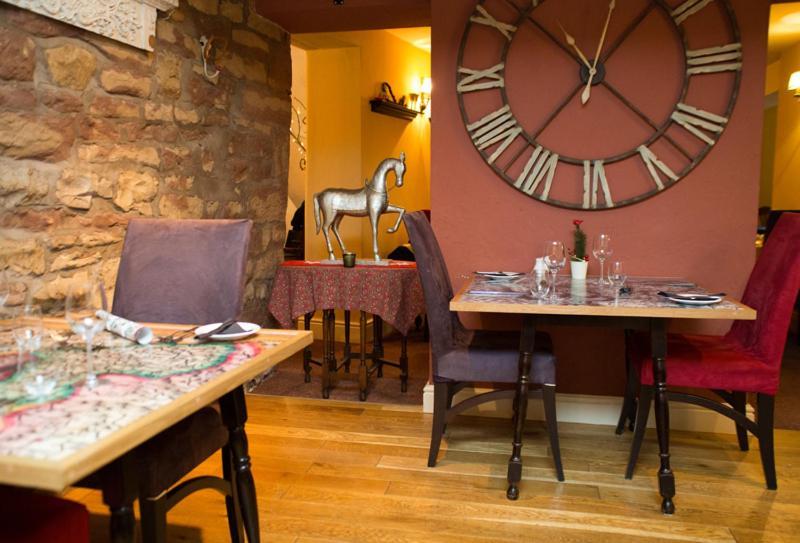 The Golden Fleece Inn Карлайл Екстериор снимка